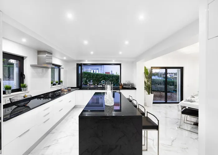 Seafront View Next To The Famous “benagil Caves” * Benagil