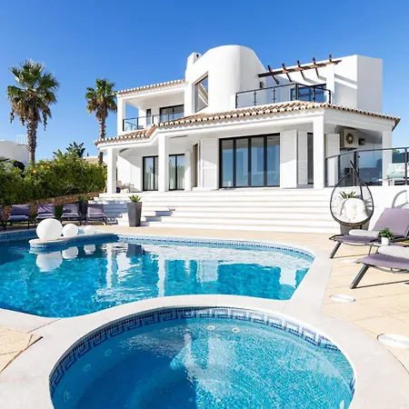 Seafront View Next To The Famous “benagil Caves” * 贝纳吉